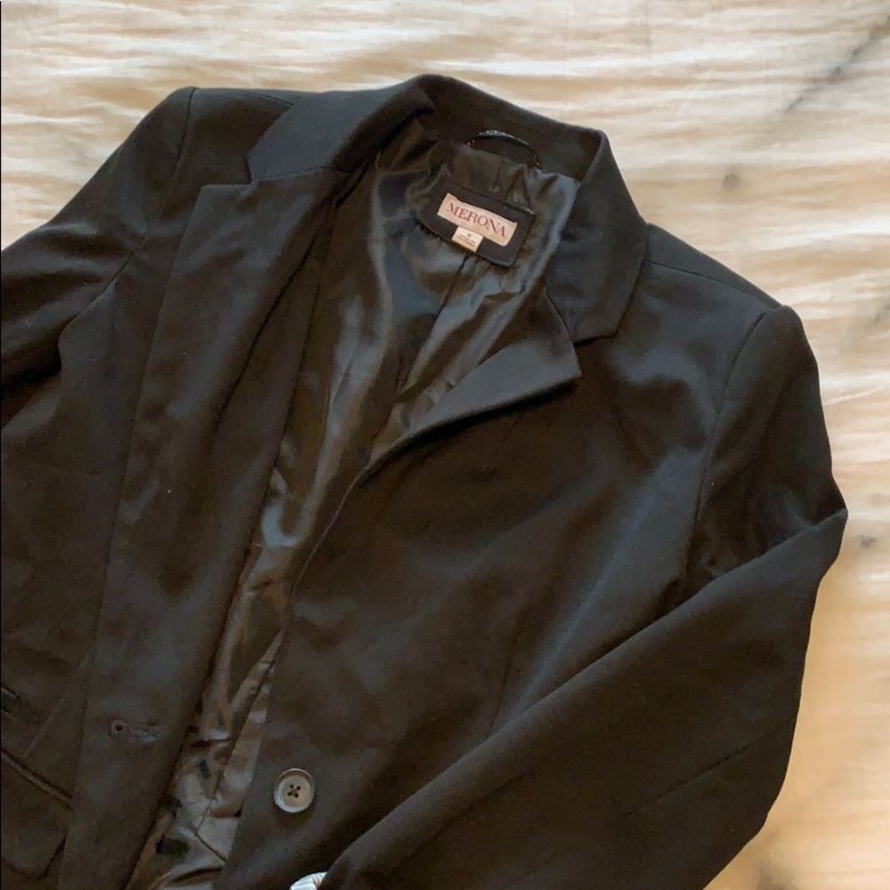 BLACK BLAZER